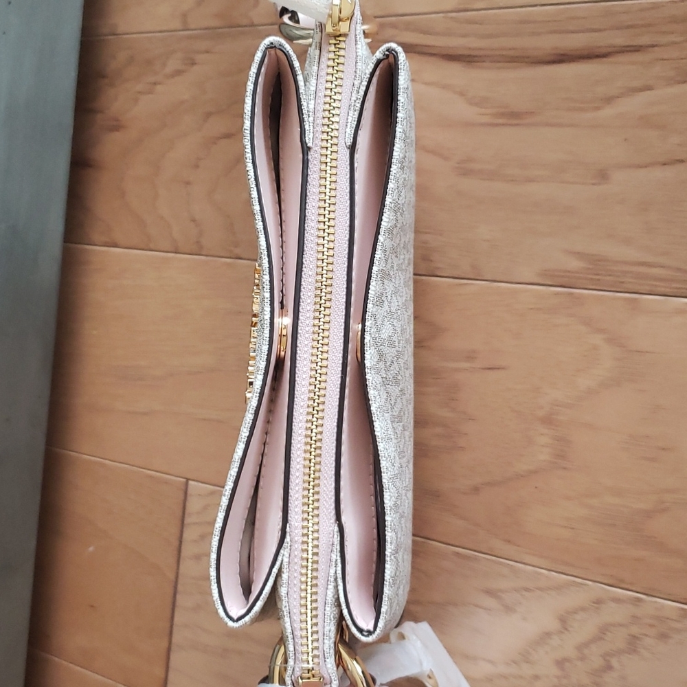 MK crossbody - Picture 4 of 5